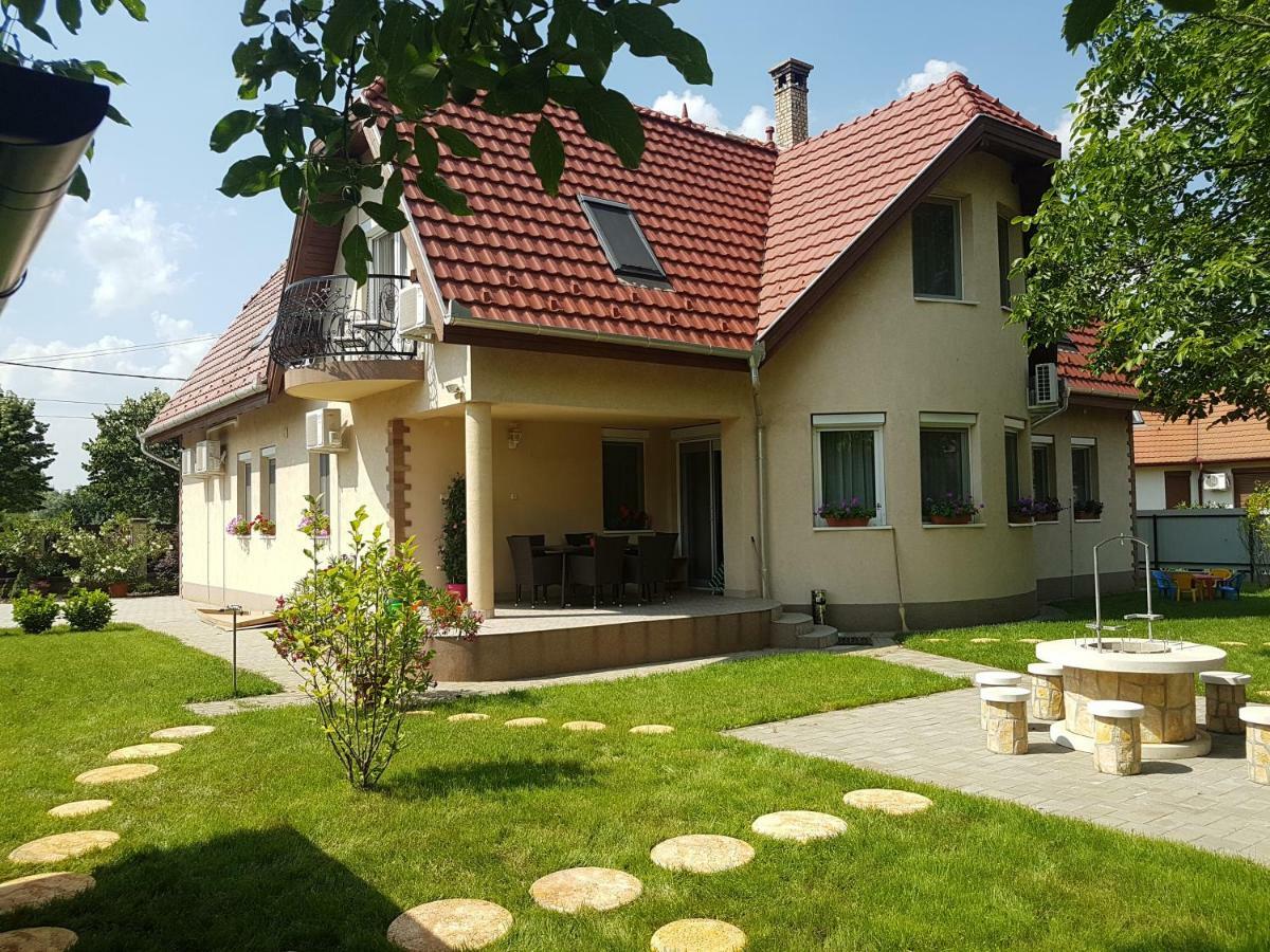 Villa Bellanova Hajduszoboszlo Luaran gambar